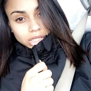 Meet your Posher, Dennice